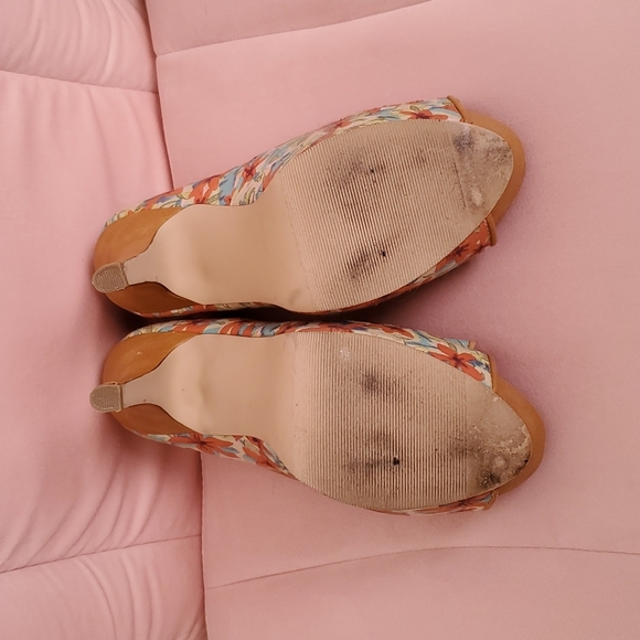 Steven Madden "Madden Girl" Size 7 Floral Fabric and Leather Heels NEW - Picture 5 of 13